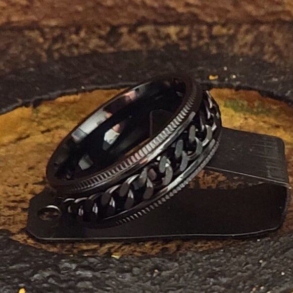 Personalized Men's Wedding Ring - Engraved Chain Spinner Wedding Ring For Guys - Picture 5 of 9